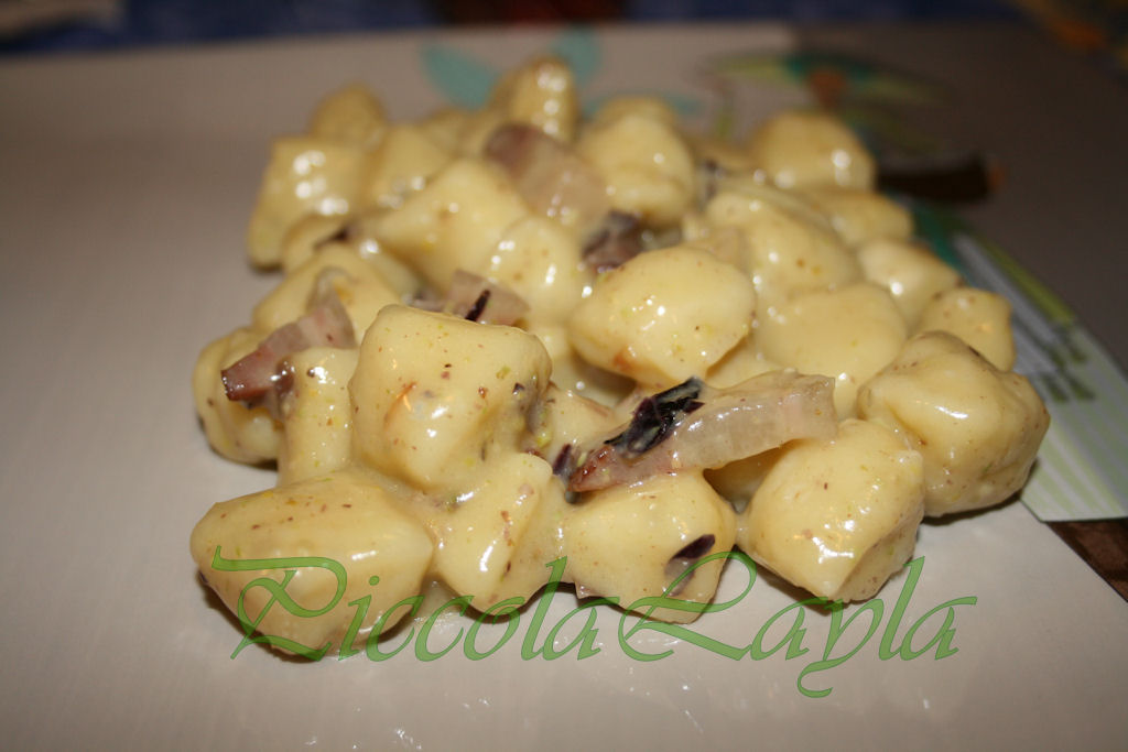 gnocchi di ricotta con pancetta gorgoz e pistacchi (1)b