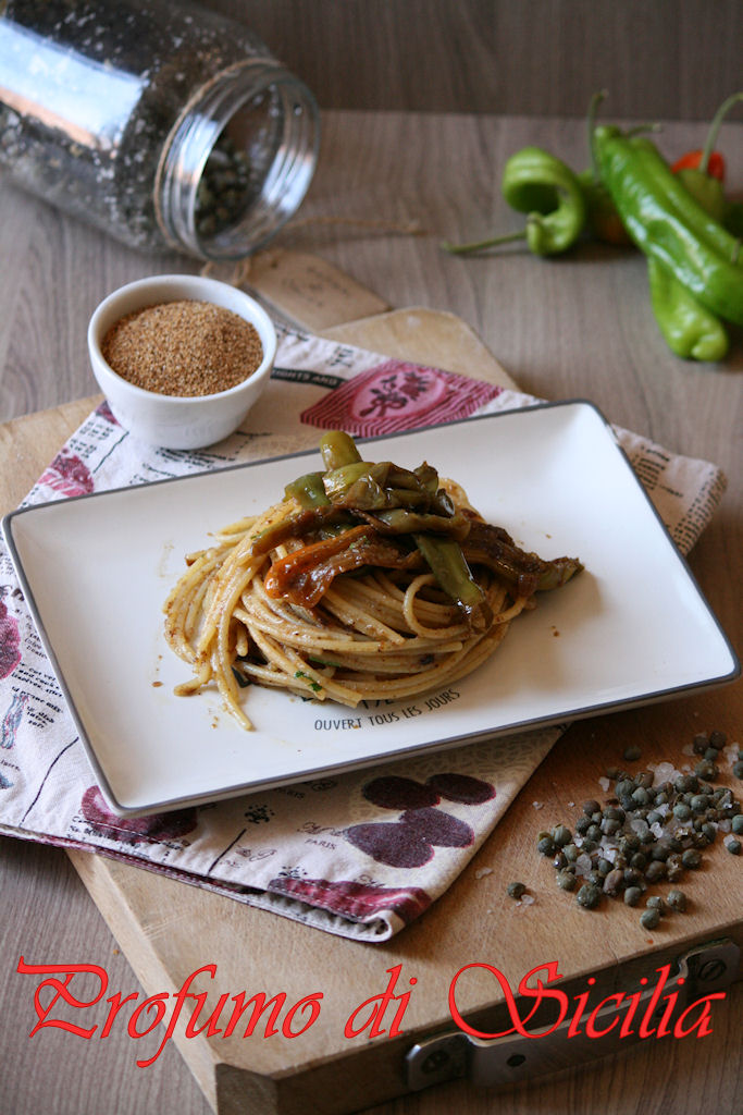 Spaghetti con Friggitelli Alici e Pane Tostato