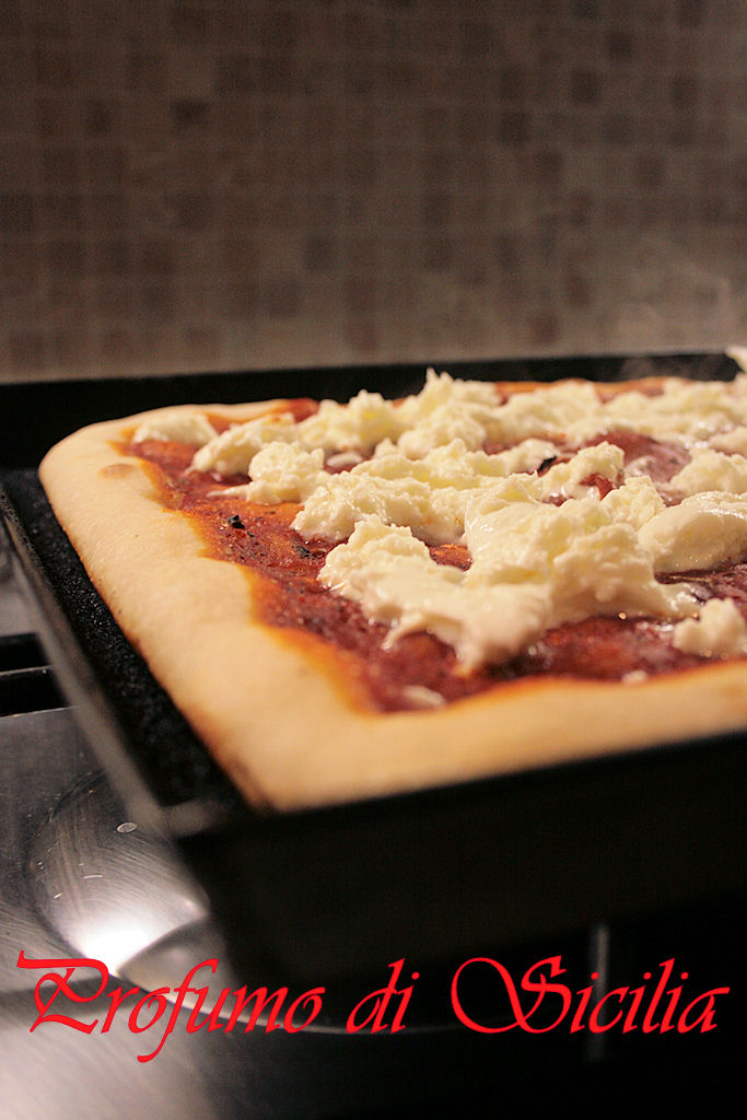 Pizza In Teglia Con Pasta Madre E Maturazione In Frigo Profumo Di Sicilia