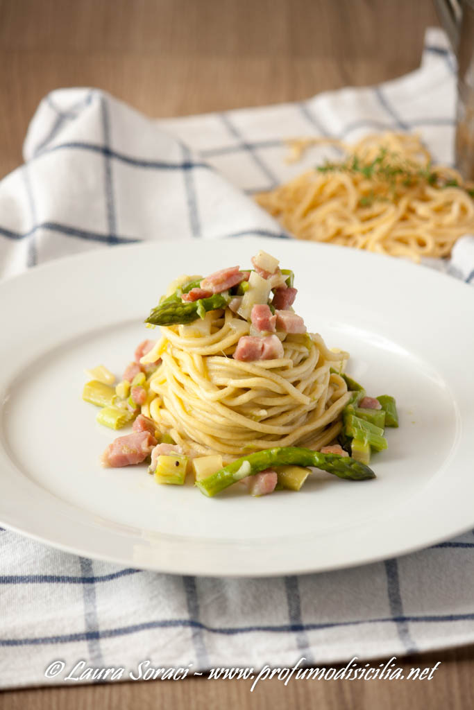 Spaghetti alla Chitarra con Asparagi e Pancetta