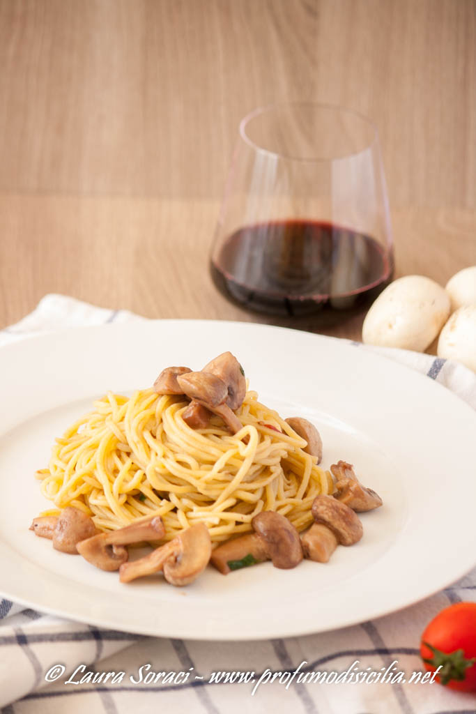 Spaghetti alla chitarra con funghi