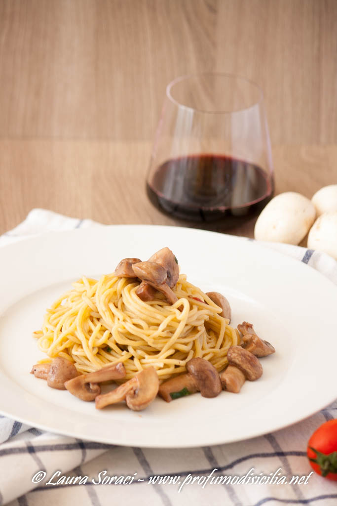 Spaghetti alla chitarra con funghi