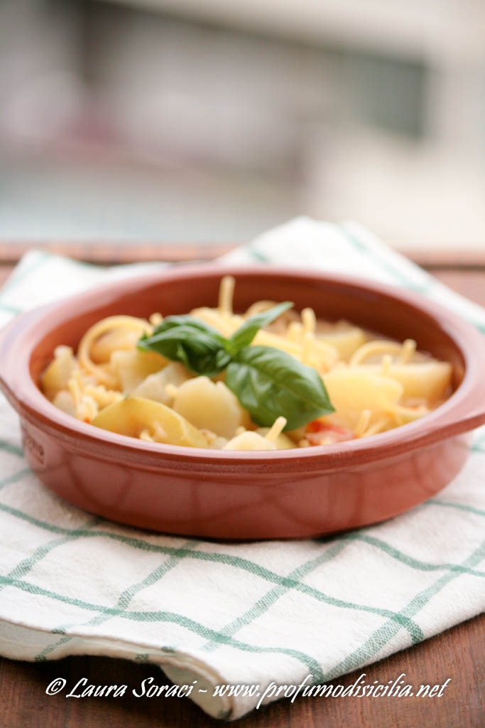 Minestra di Zucchina Lunga Siciliana con Spaghetti Rotti