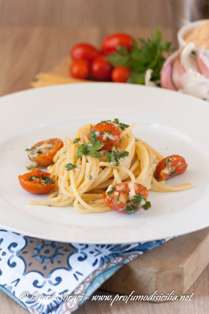 Spaghetti per la cena di mezzanotte in Sicilia