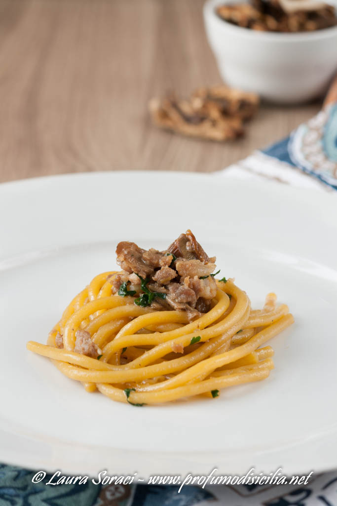 Bigoli con Pasta di Salame e Funghi Porcini