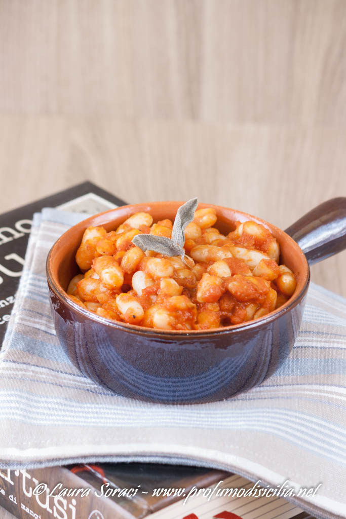 un piatto toscano i fagioli all'uccelletto