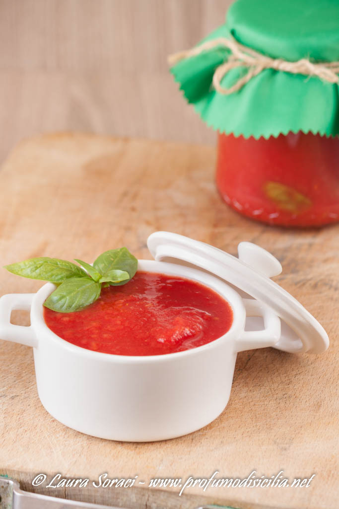 Salsa di pomodoro, la ricetta base per la passata fresca