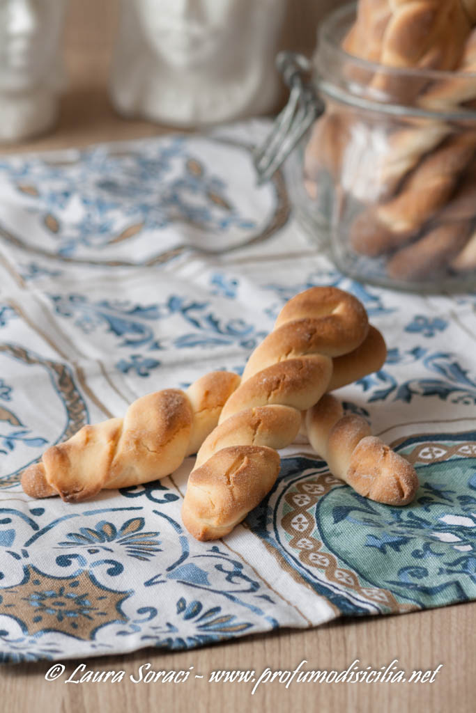 I Biscotti Al Latte Siciliani Piccole Coccole Mattutine Profumo Di Sicilia