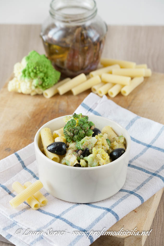 La pasta con il broccolo romanesco e la crema di alici.. un primo veloce