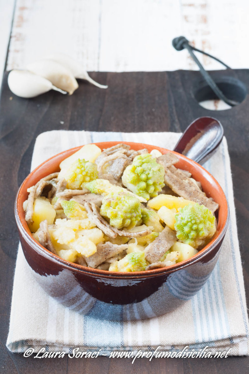 E' ora di pranzo con queste buonissime tagliatelle con broccolo romanesco e patate