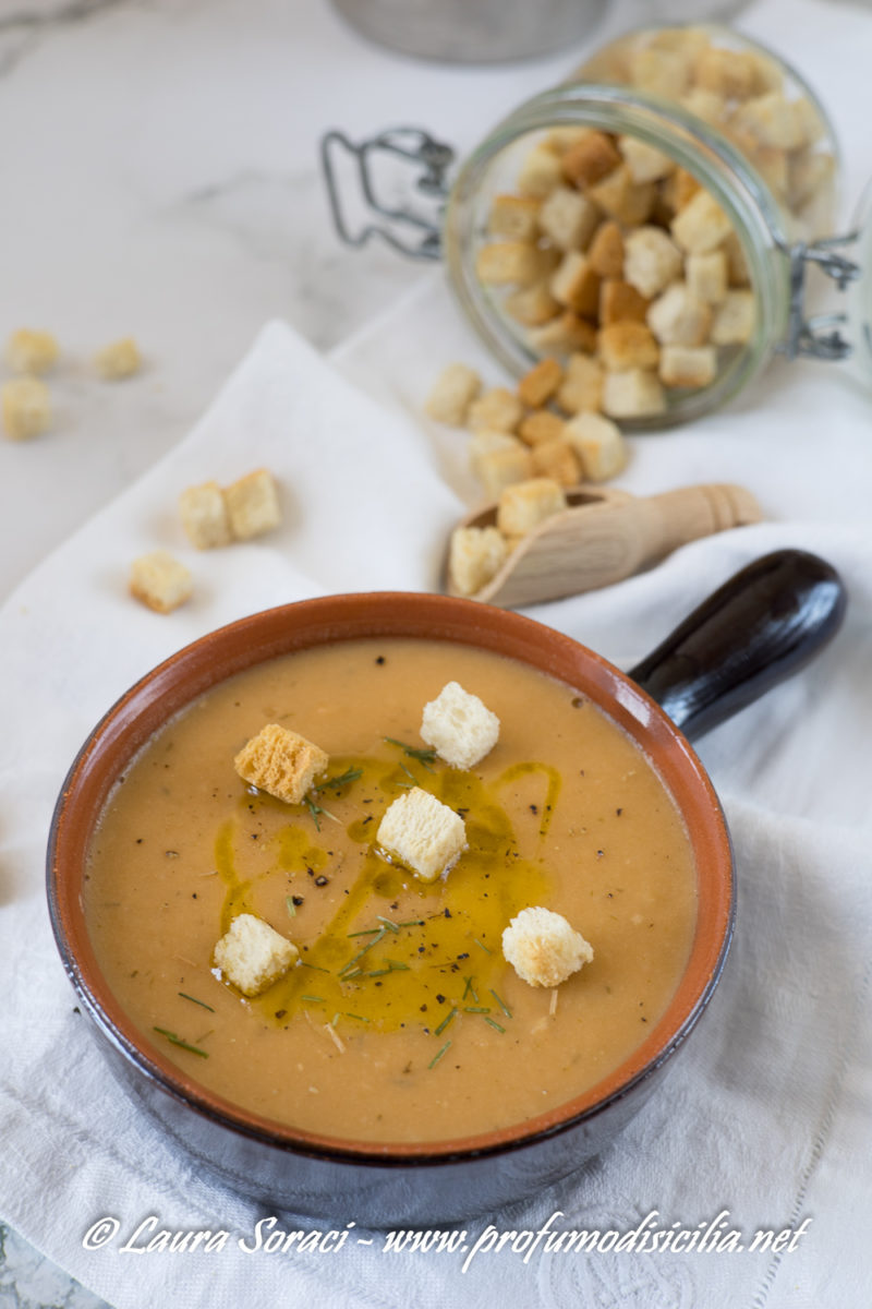 La crema di fave e finocchietto un piatto caldo e coccoloso