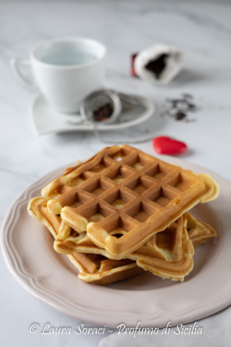 La colazione della domenica in famiglia con i waffle