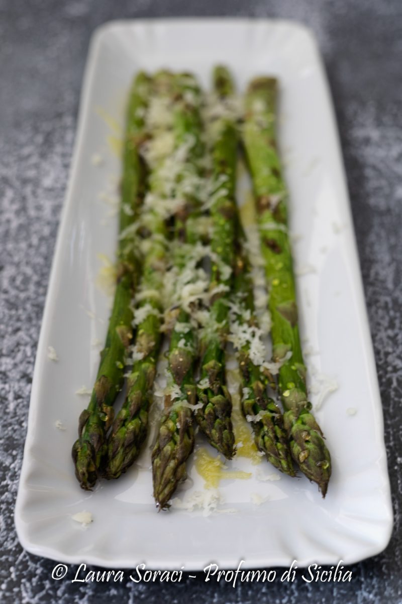 Asparagi grigliati con pecorino siciliano e miele