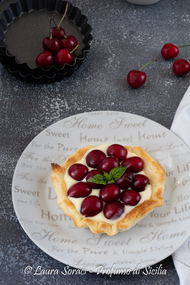 CROSTATA DI PASTA SFOGLIA, CREMA DIPLOMATICA E FRUTTA - GLUTEN FREE