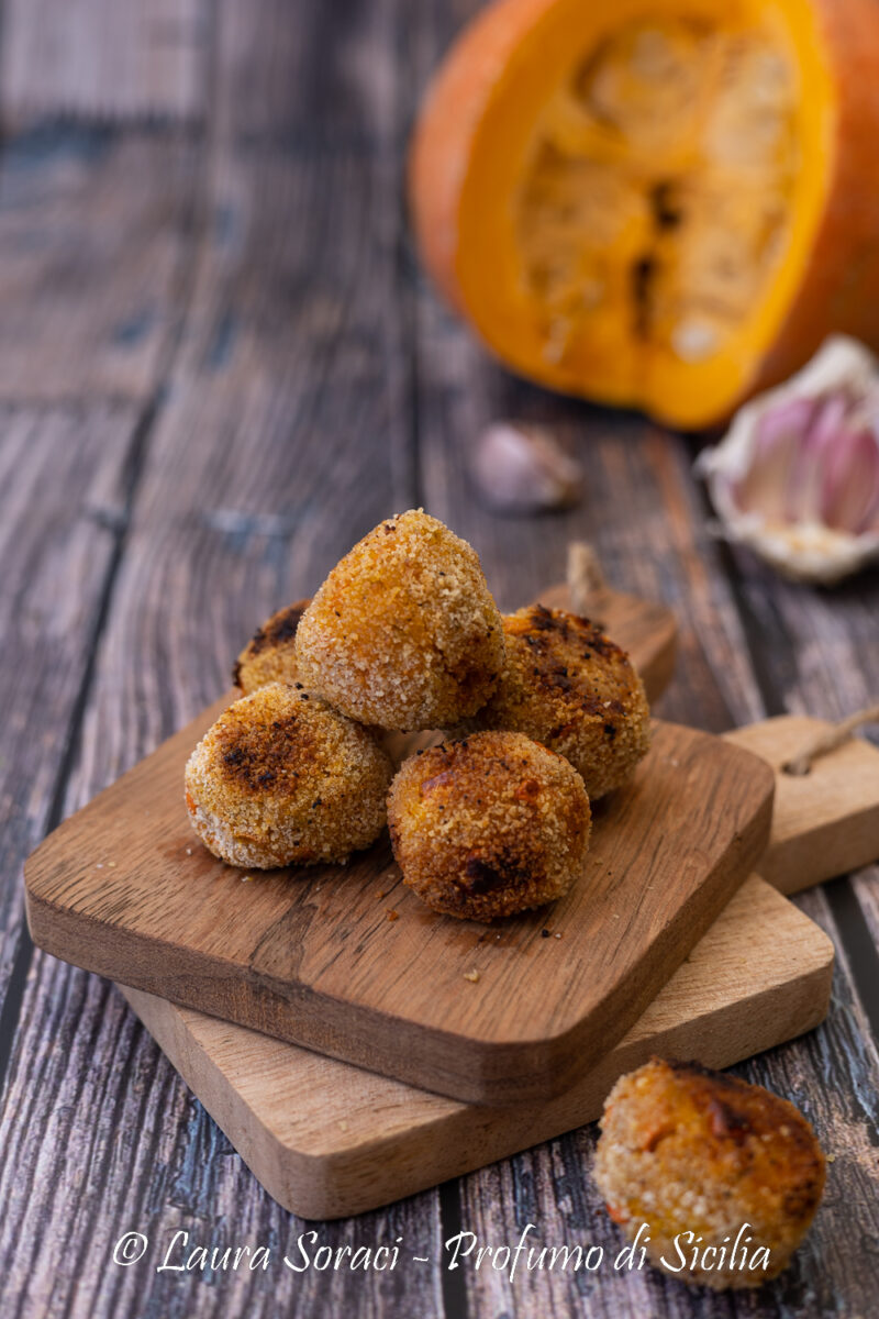 prepariamo insieme le polpette di zucca Hokkaido vegane per uno stuzzicante pranzo autunnale